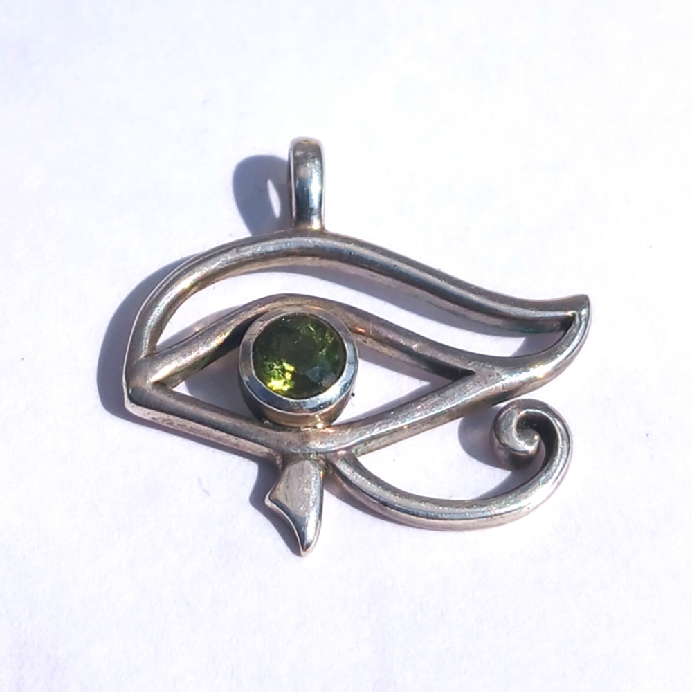 🌟 Sterling Silver Eye of Re Sparkling Moldavite Gemstone Pendant Mystical